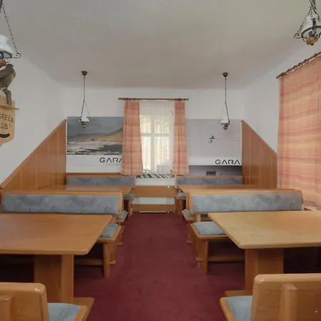 Astoria בית הארחה